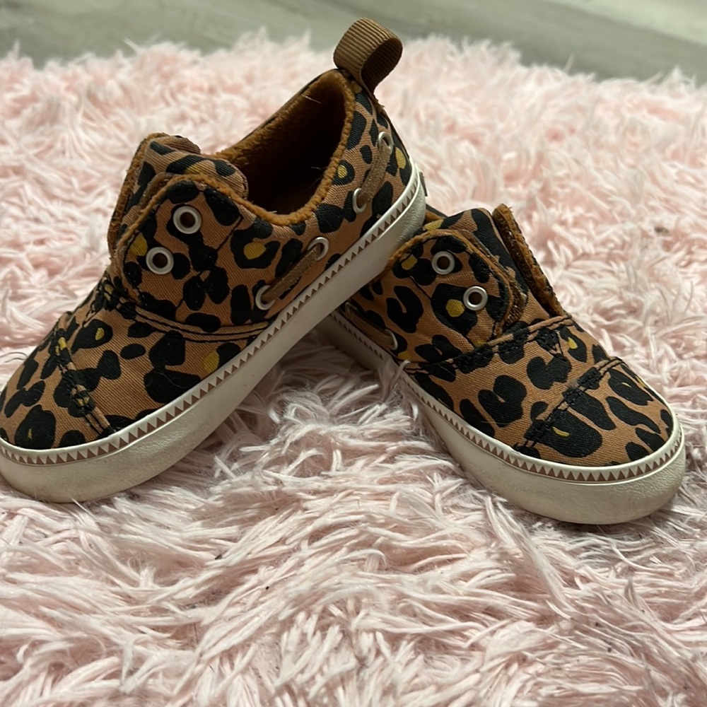 Gently Used toddler girls cheetah printed Toms size 6